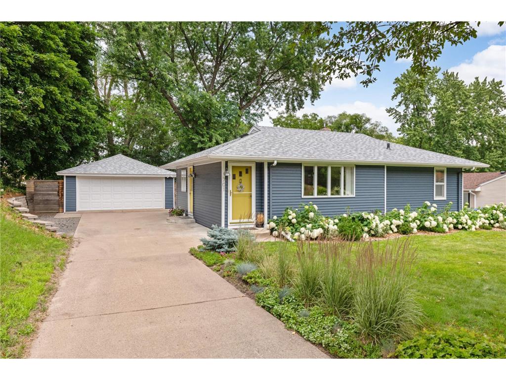 701 Eldridge Avenue W Roseville MN 55113 6400737 image1