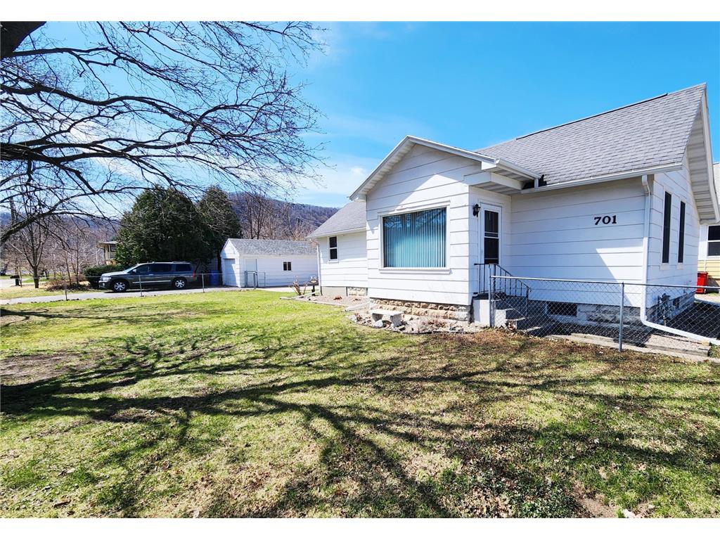 701 Olmstead Street Winona MN 55987 7054712 image4