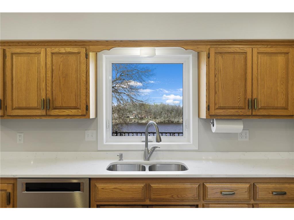 701 W River Parkway Champlin MN 55316 - Mississippi 7039028 image16