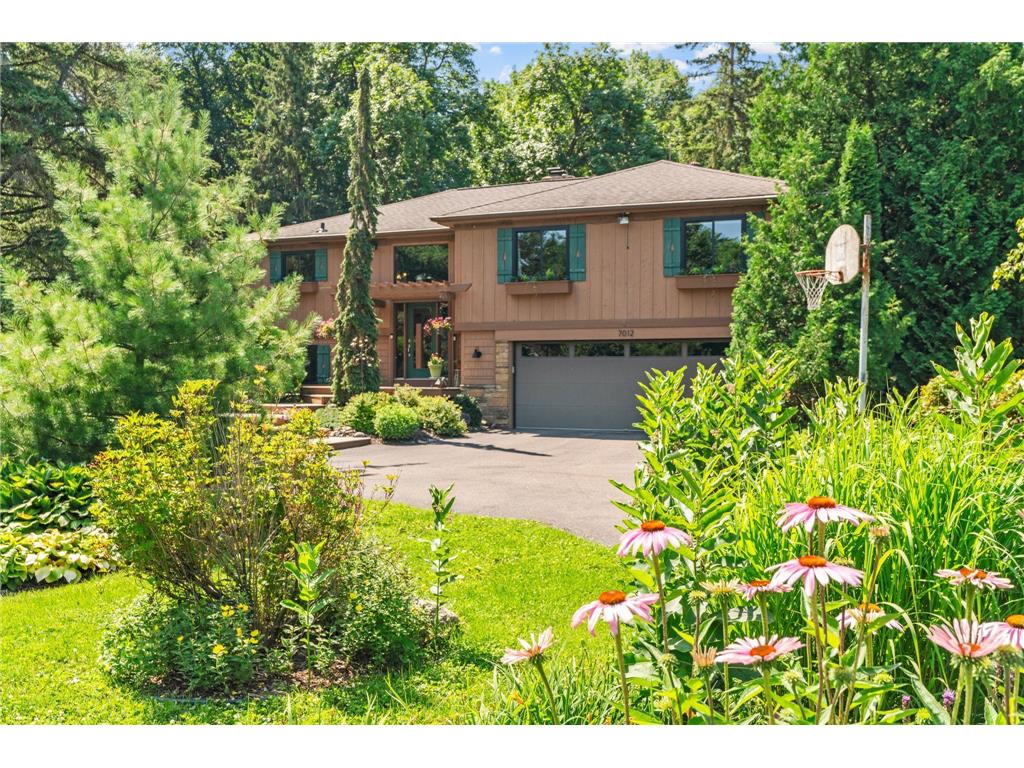 7012 Cheyenne Trail Chanhassen MN 55317 - Lotus Lake 6540286 image1