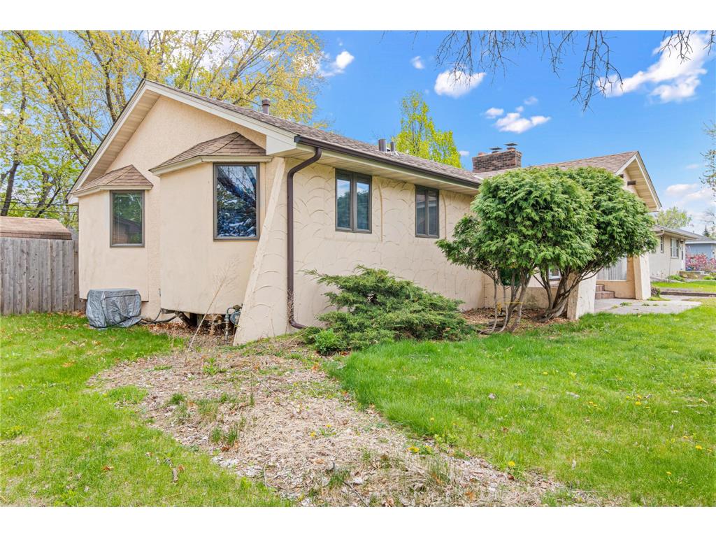 7012 Newton Avenue N Brooklyn Center MN 55430 7071350 image24