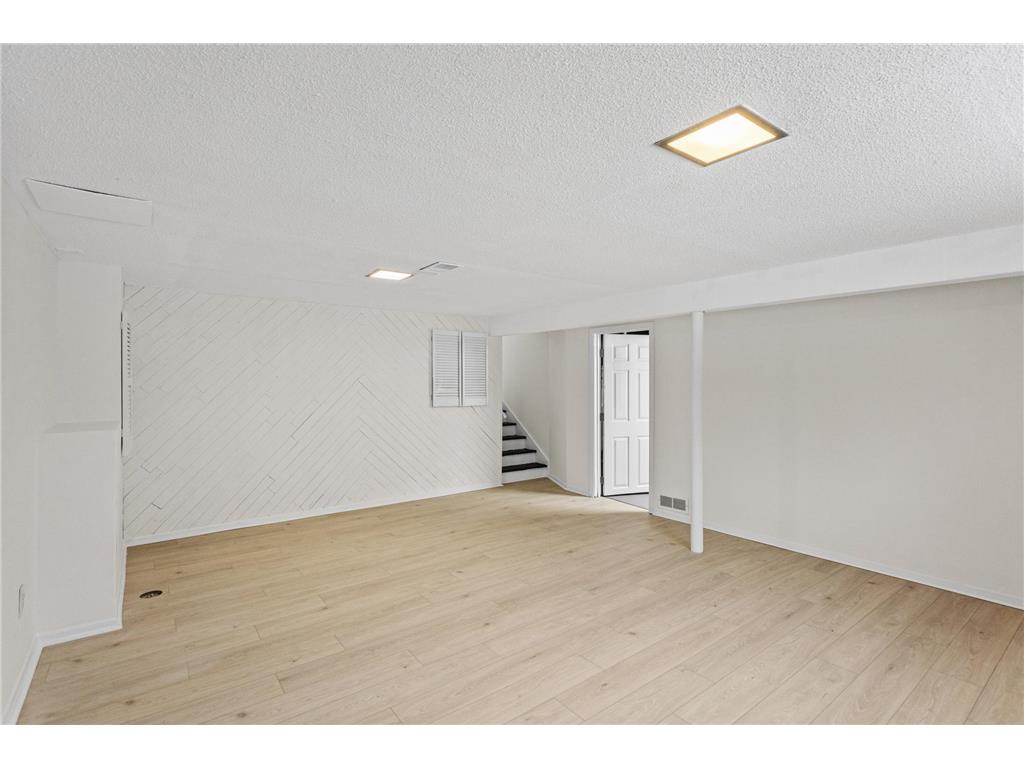 7012 Regent Avenue N Brooklyn Center MN 55429 7017378 image19