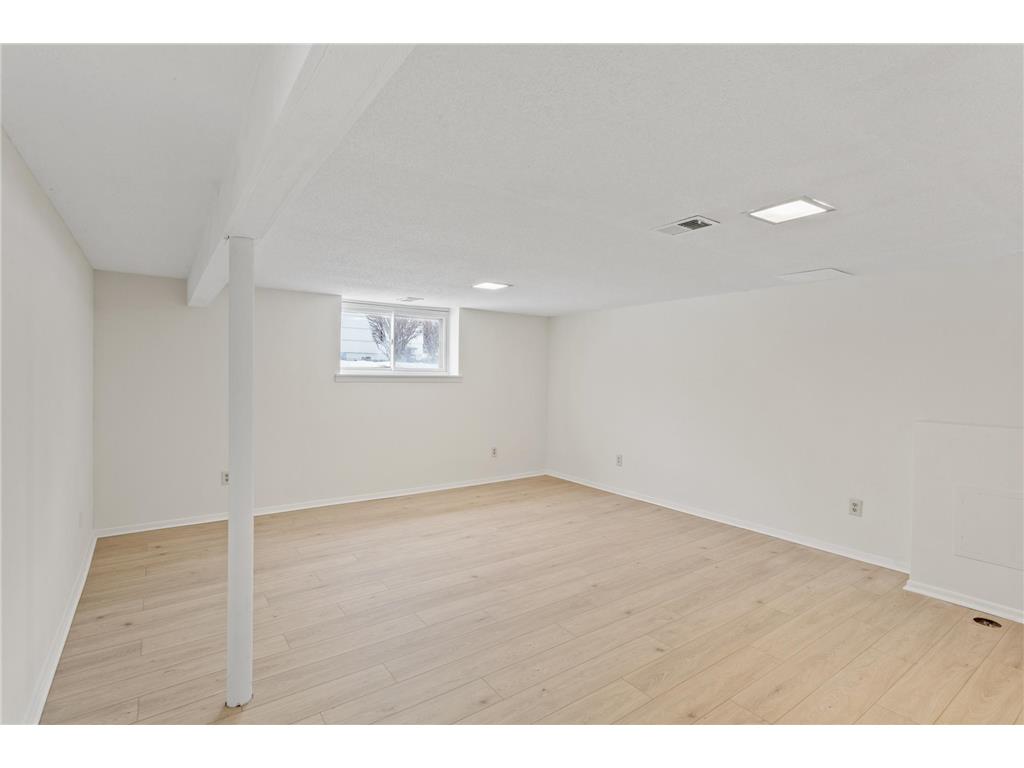 7012 Regent Avenue N Brooklyn Center MN 55429 7017378 image20