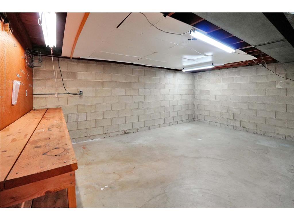 7016 Oliver Circle N Brooklyn Center MN 55430 7078284 image20