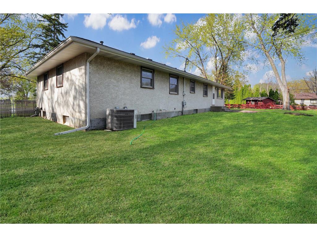 7016 Oliver Circle N Brooklyn Center MN 55430 7078284 image24
