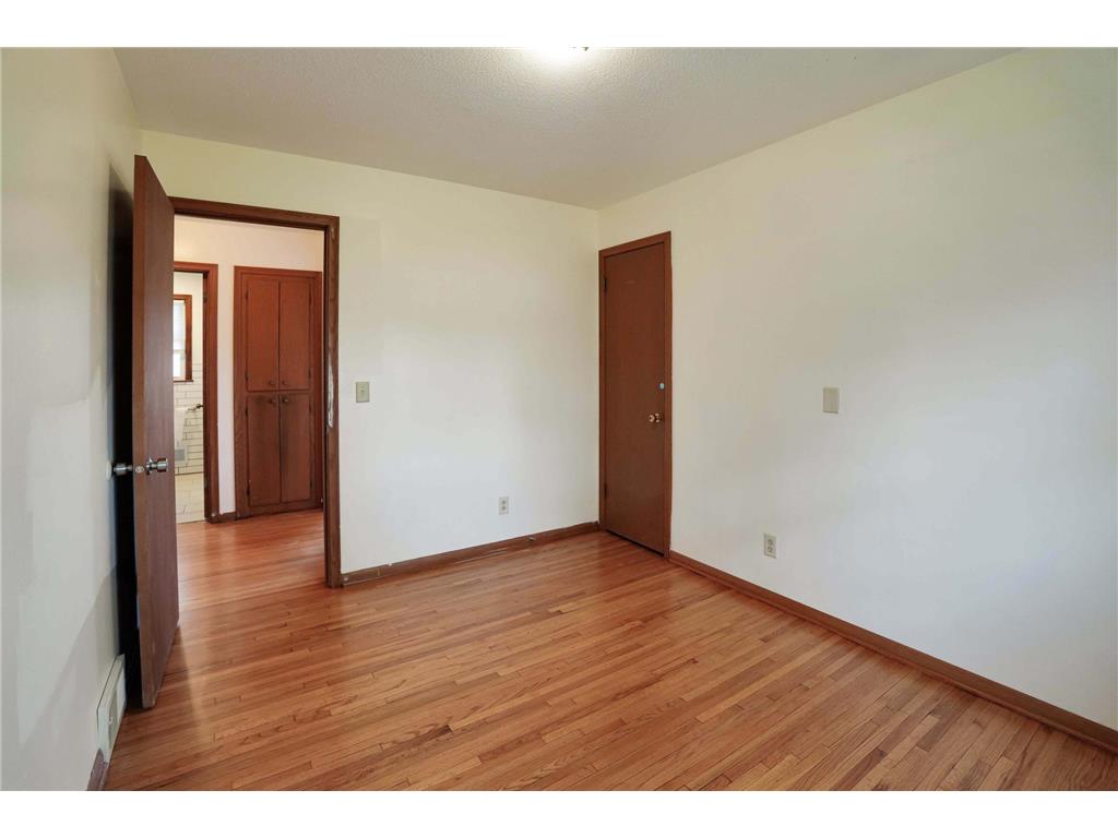 7016 Oliver Circle N Brooklyn Center MN 55430 7078284 image4