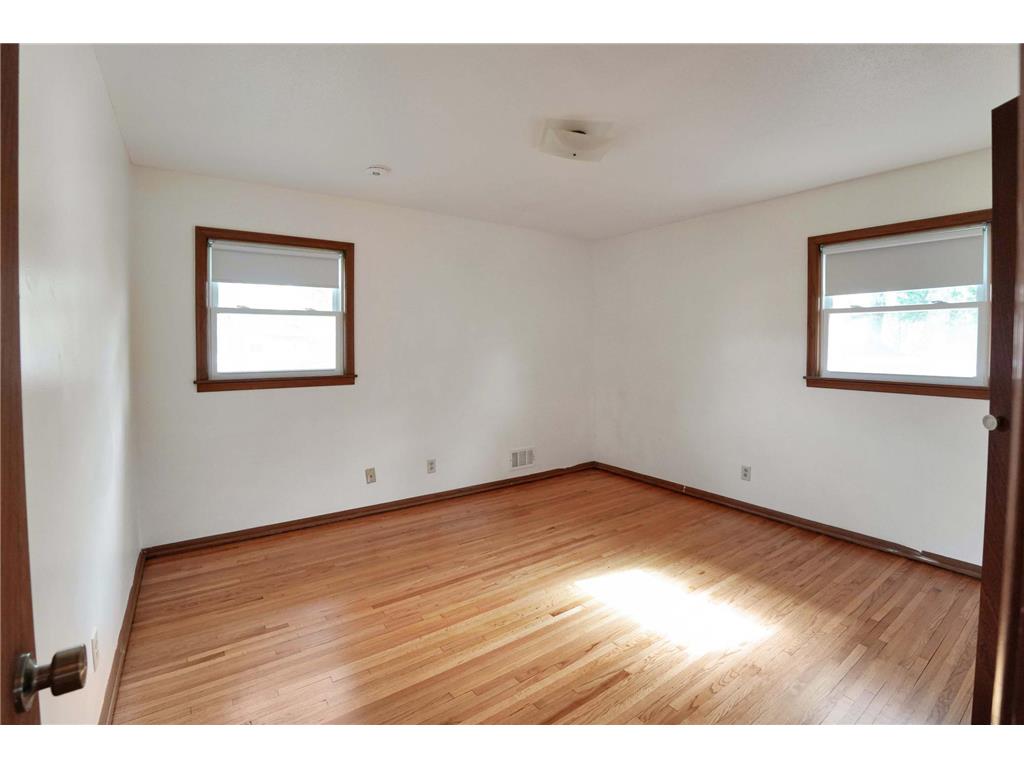 7016 Oliver Circle N Brooklyn Center MN 55430 7078284 image7