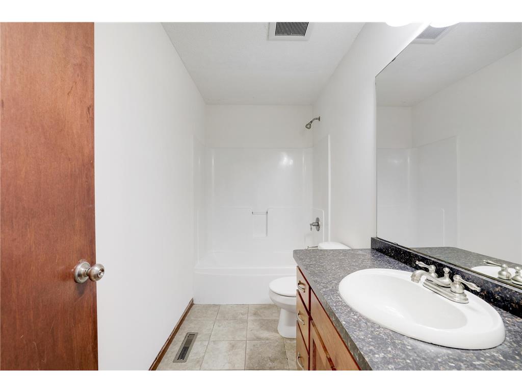 7018 15th Street N Oakdale MN 55128 7065126 image28