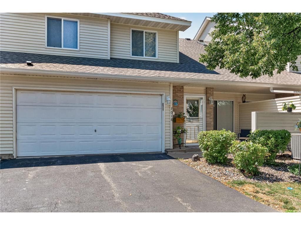 7018 49th Street N Oakdale MN 55128 7110343 image1