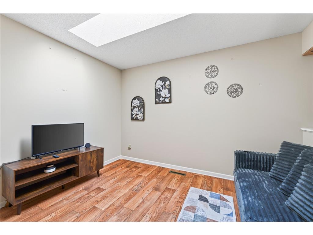 7018 49th Street N Oakdale MN 55128 7110343 image14