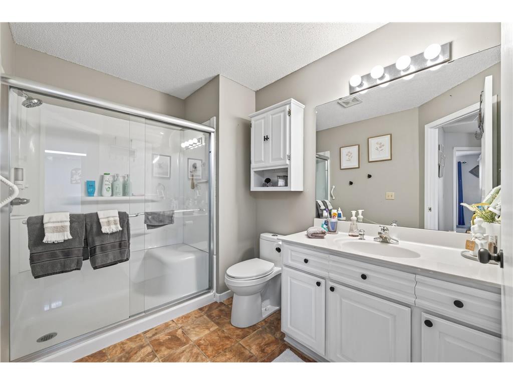 7018 49th Street N Oakdale MN 55128 7110343 image21
