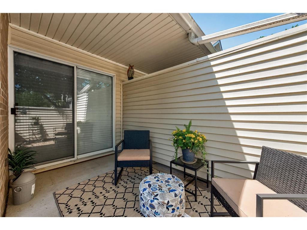 7018 49th Street N Oakdale MN 55128 7110343 image3