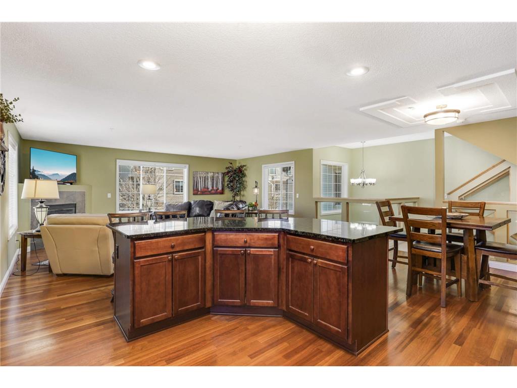 7018 S Park Drive Savage MN 55378 6680084 image1