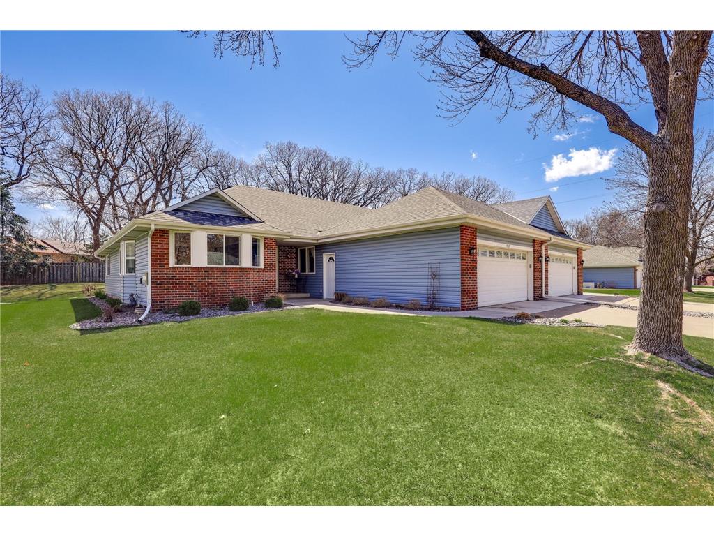 7019 24th Street N Oakdale MN 55128 6701865 image1