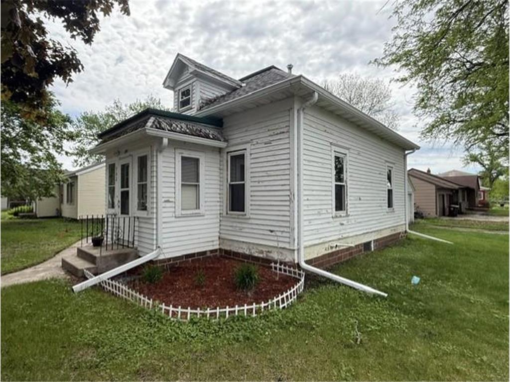 702 3rd Avenue Mountain Lake MN 56159 7081384 image3