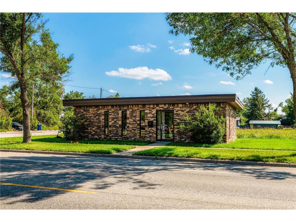 702 5th Street NW Bemidji MN 56601 6786371 image1