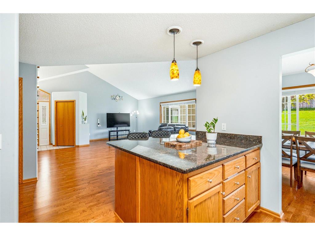 702 E Nicollet Boulevard Burnsville MN 55337 7051002 image14