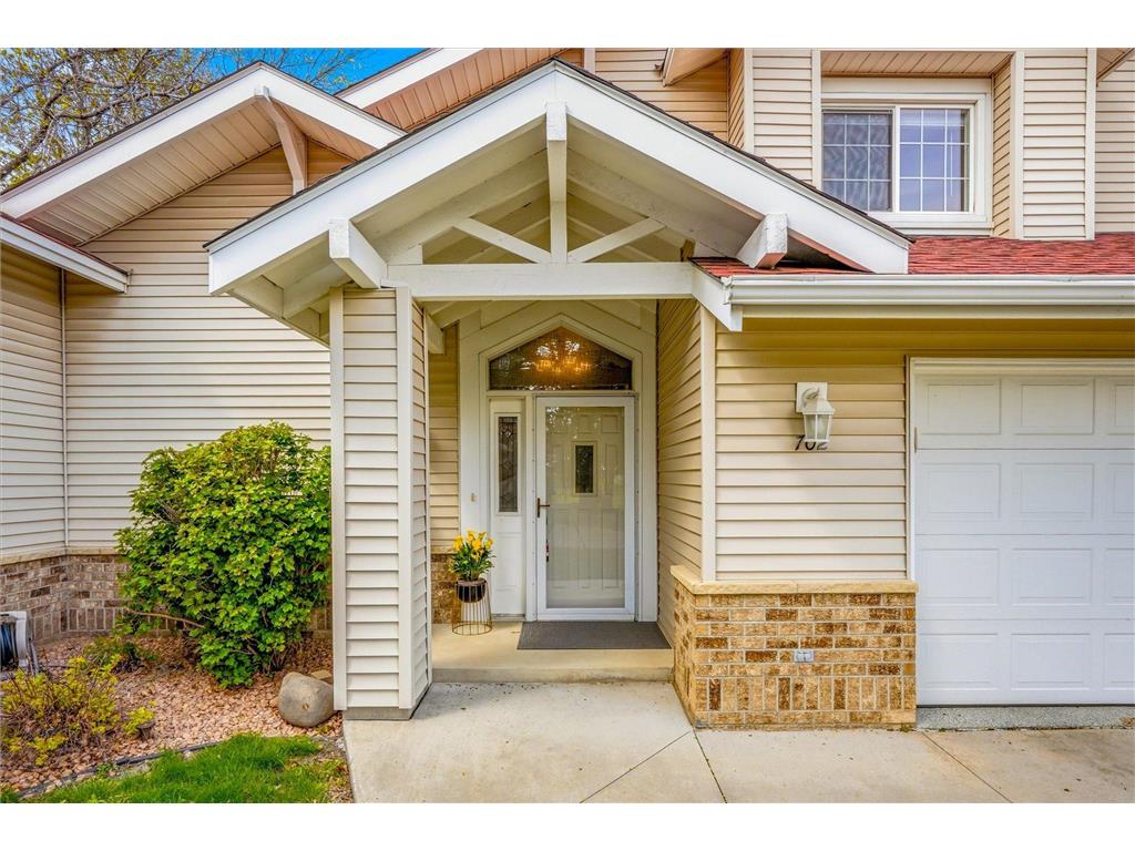 702 E Nicollet Boulevard Burnsville MN 55337 7051002 image3