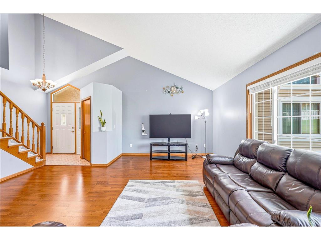 702 E Nicollet Boulevard Burnsville MN 55337 7051002 image4