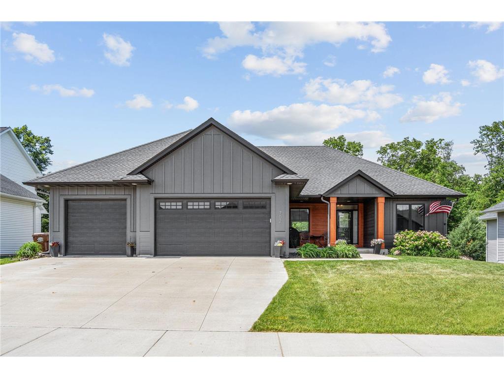 702 Eastland Avenue SE New Prague MN 56071 7054699 image1