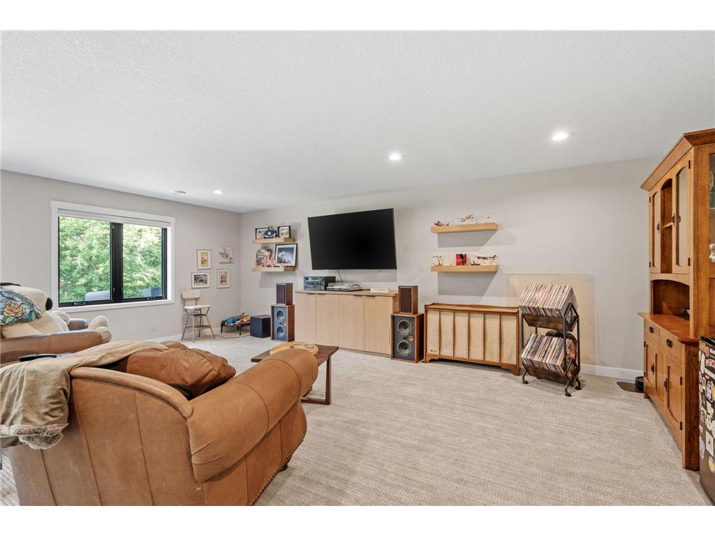 702 Eastland Avenue SE New Prague MN 56071 7054699 image40
