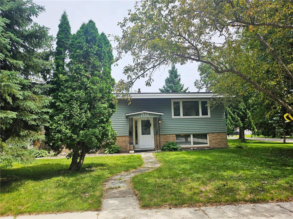 702 NE 2nd Avenue Grand Rapids MN 55744 6562442 image1