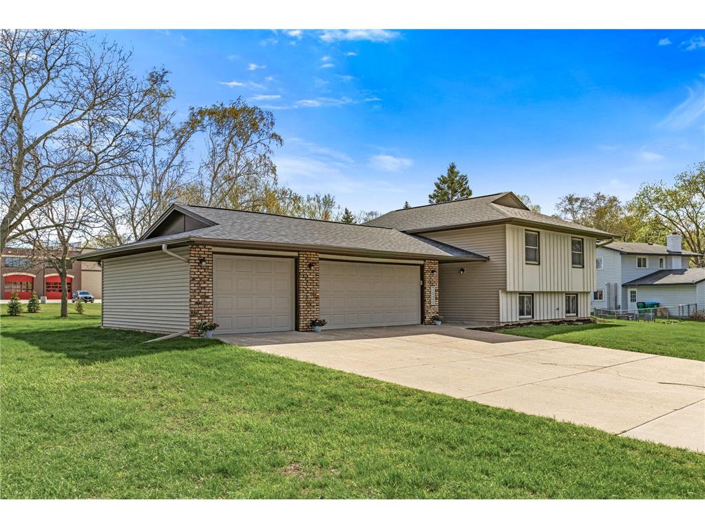 7020 Upper 139th Street W Apple Valley MN 55124 7010105 image2