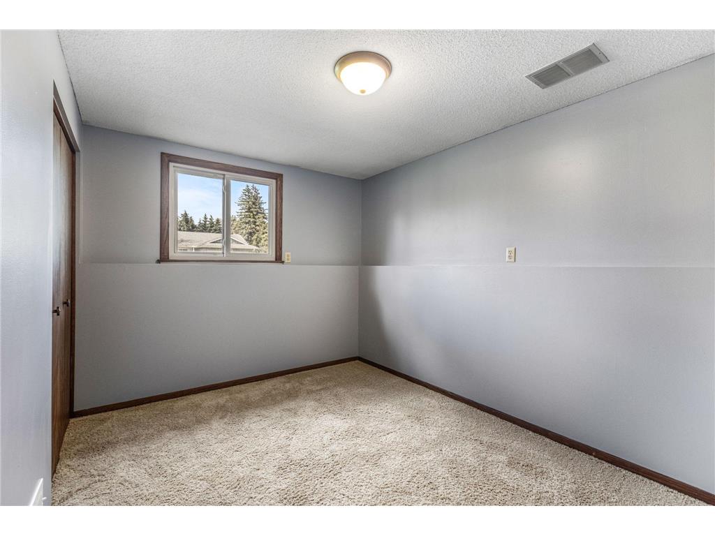 7020 Upper 139th Street W Apple Valley MN 55124 7010105 image21