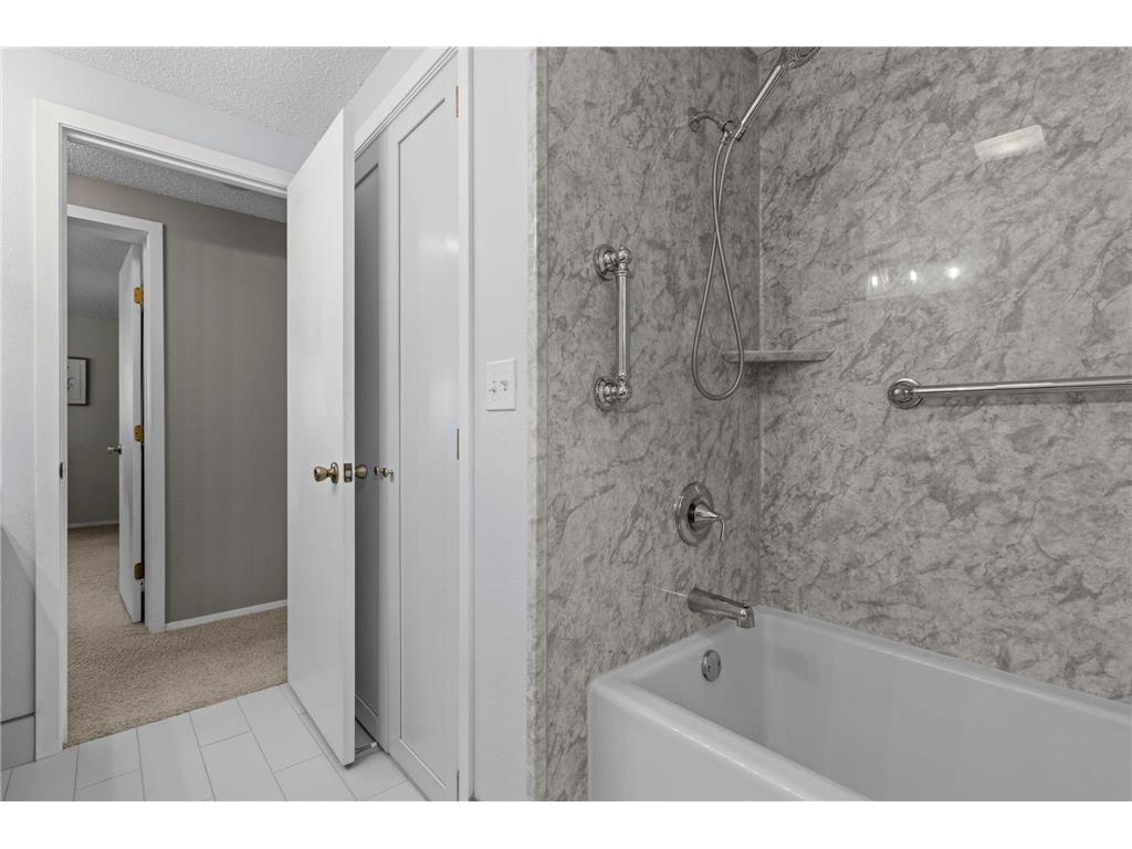 7023 Park View Lane Eden Prairie MN 55346 7107075 image19
