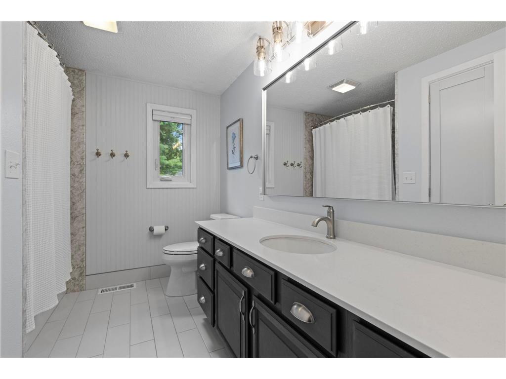 7023 Park View Lane Eden Prairie MN 55346 7107075 image20