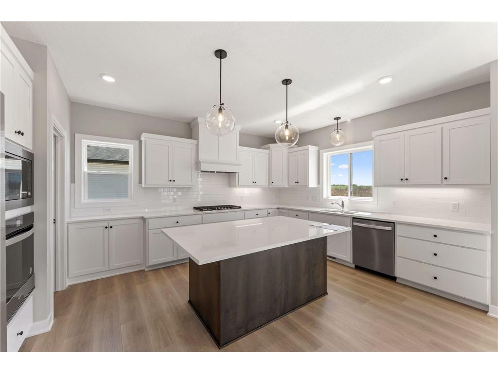 7024 184th Street W Lakeville MN 55044 7069910 image1