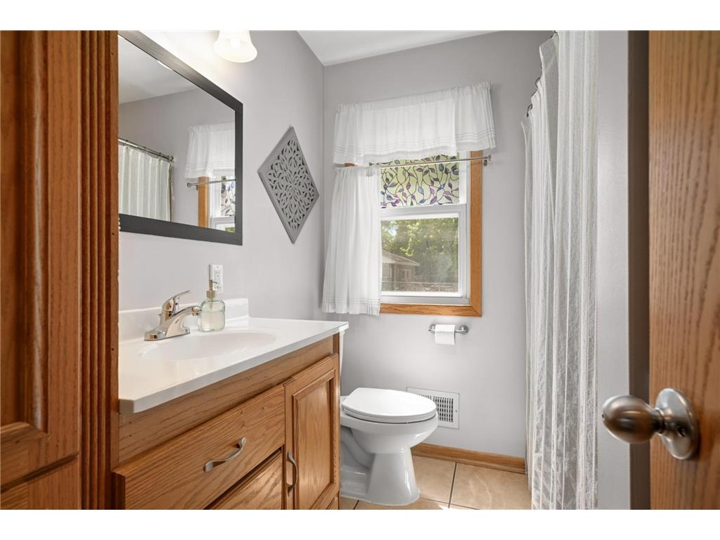 7025 47th Avenue N Crystal MN 55428 7051577 image15