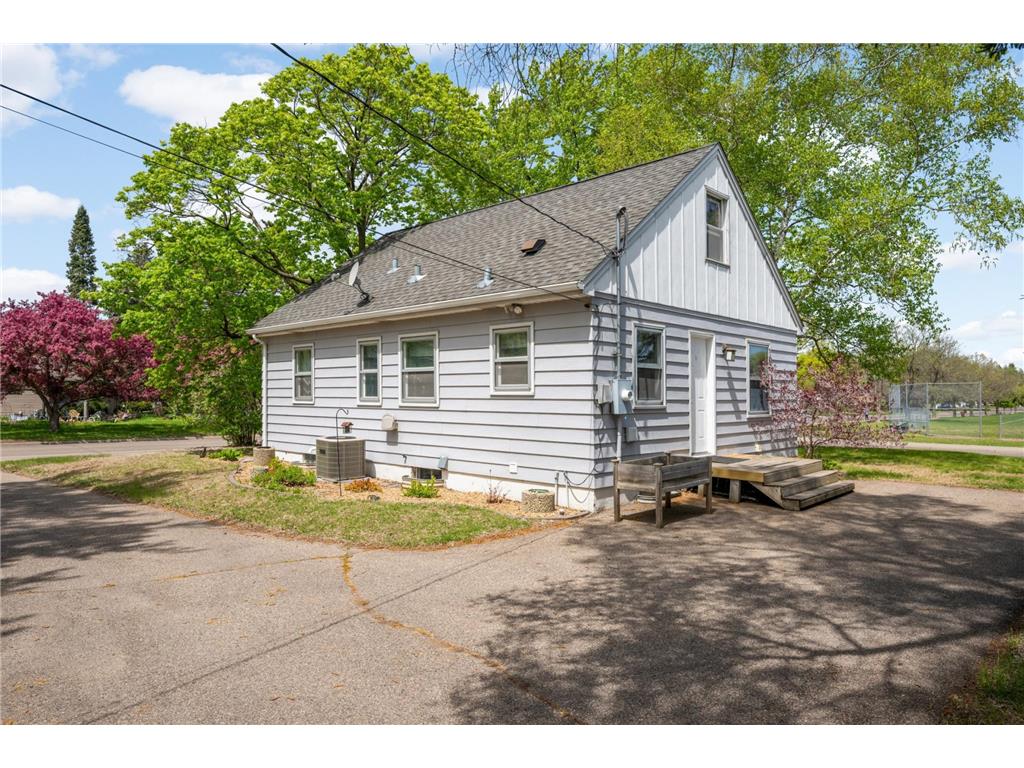 7025 47th Avenue N Crystal MN 55428 7051577 image26