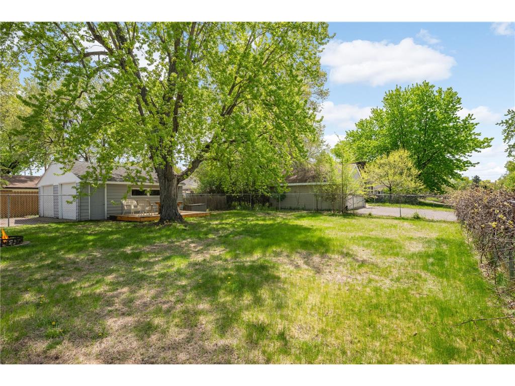 7025 47th Avenue N Crystal MN 55428 7051577 image28