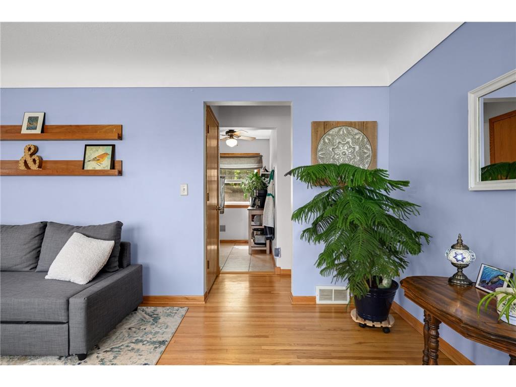 7025 47th Avenue N Crystal MN 55428 7051577 image6