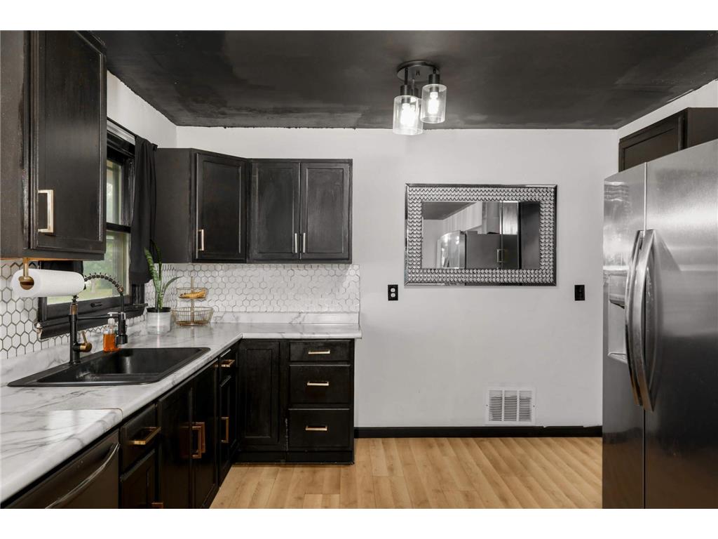 7025 Fremont Avenue N Brooklyn Center MN 55430 6787926 image14