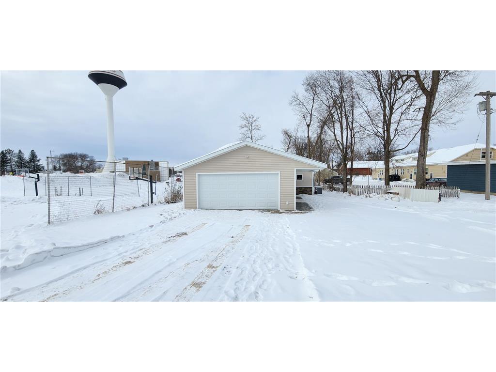 703 2nd Street Henning MN 56551 7001406 image2
