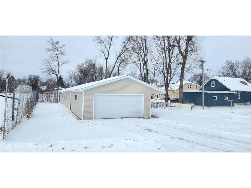 703 2nd Street Henning MN 56551 7001406 image3