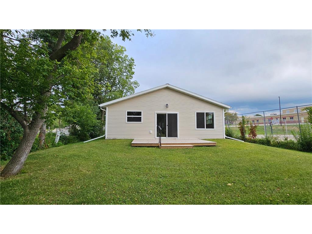 703 2nd Street Henning MN 56551 7001406 image4