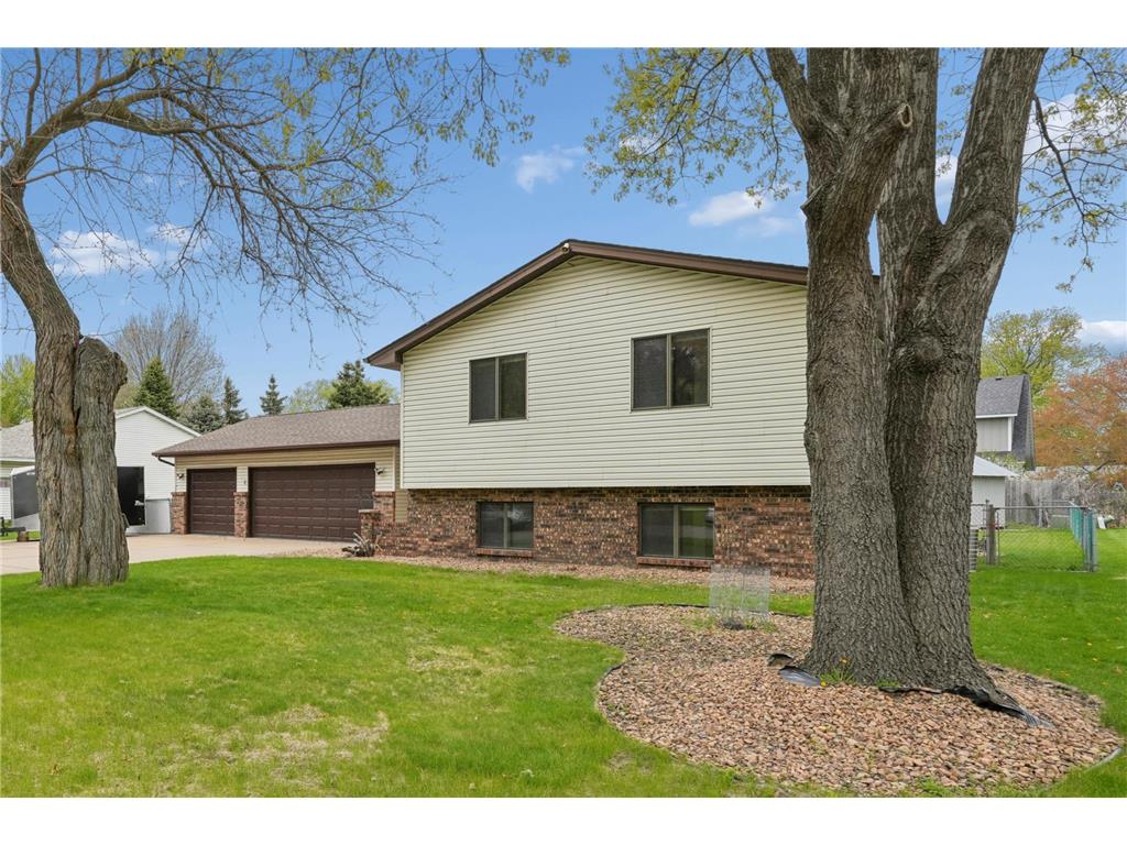 703 Cope Avenue W Roseville MN 55113 7067997 image1