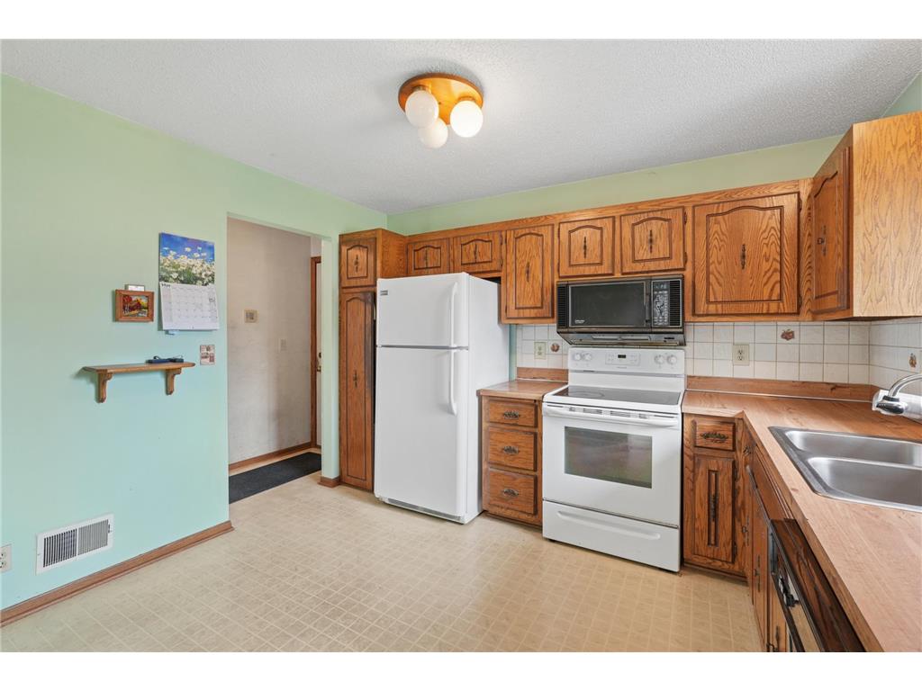 703 Cope Avenue W Roseville MN 55113 7067997 image10