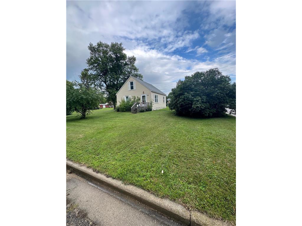 703 Markley Avenue S Thief River Falls MN 56701 6404956 image1