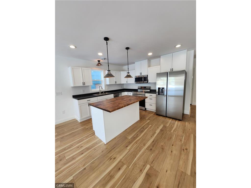 703 Surrey Avenue Saint Paul MN 55106 6411221 image1