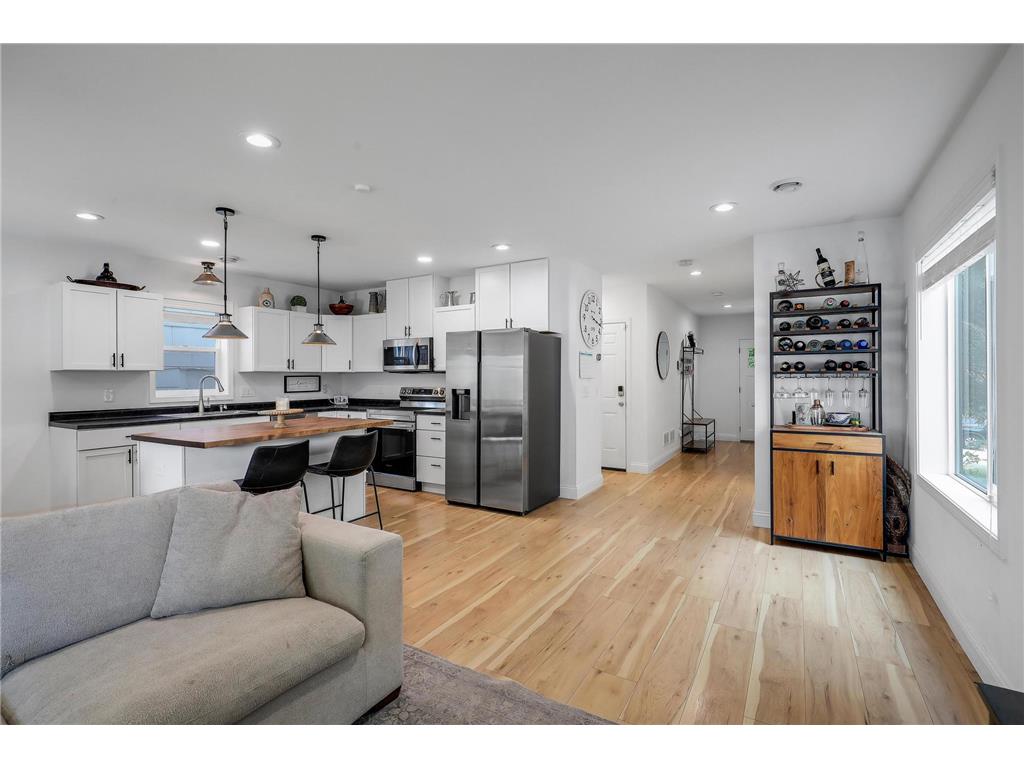 703 Surrey Avenue Saint Paul MN 55106 7016297 image10