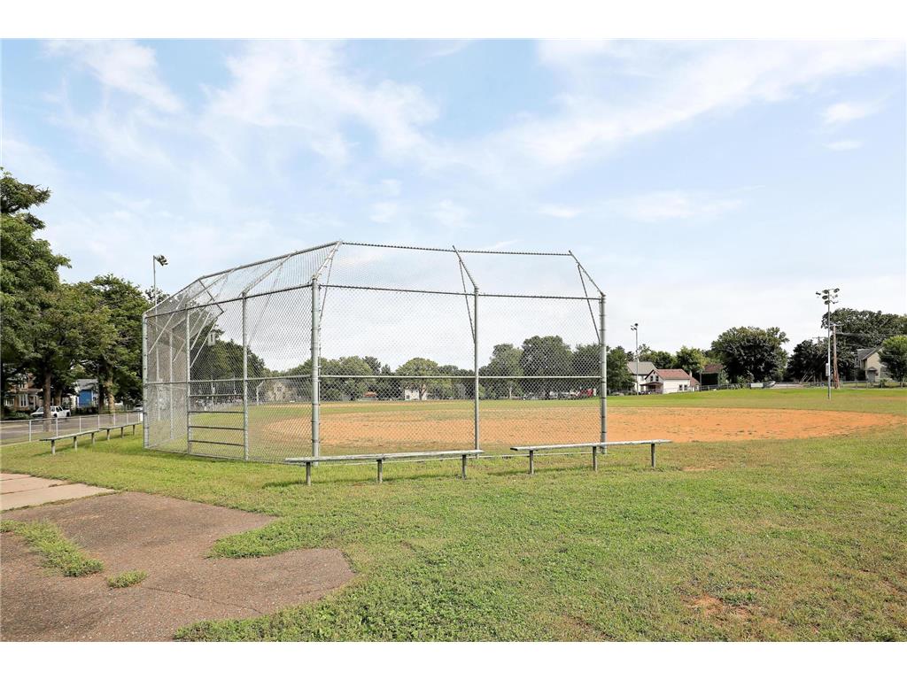 703 Surrey Avenue Saint Paul MN 55106 7016297 image45