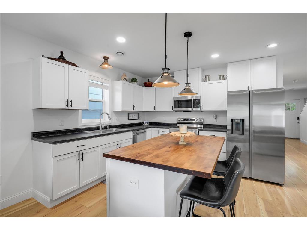 703 Surrey Avenue Saint Paul MN 55106 7016297 image7