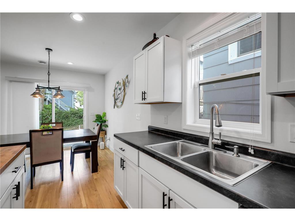 703 Surrey Avenue Saint Paul MN 55106 7016297 image8