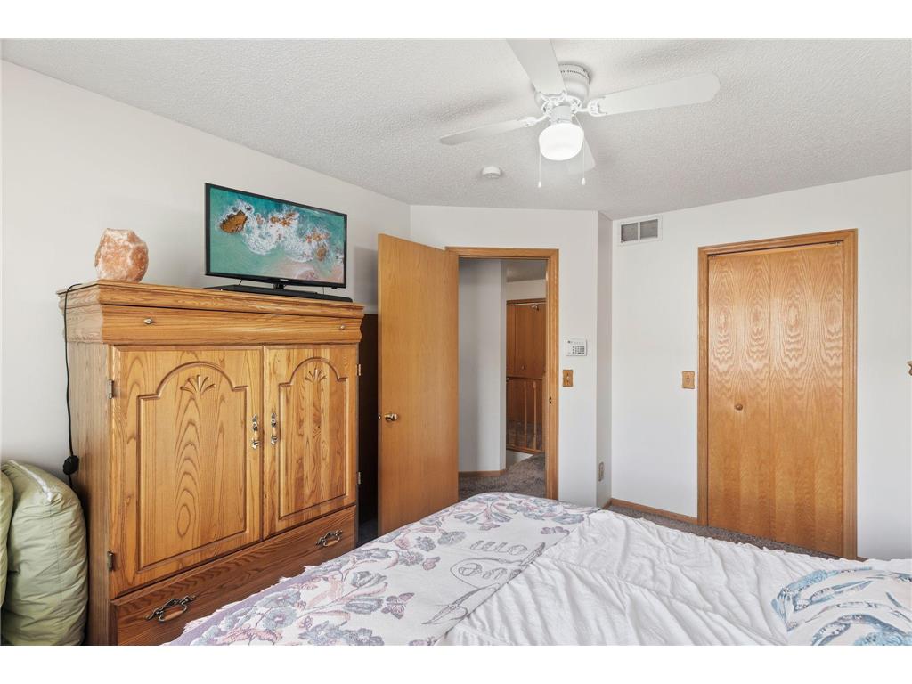 7036 49th Street N Oakdale MN 55128 7077523 image14
