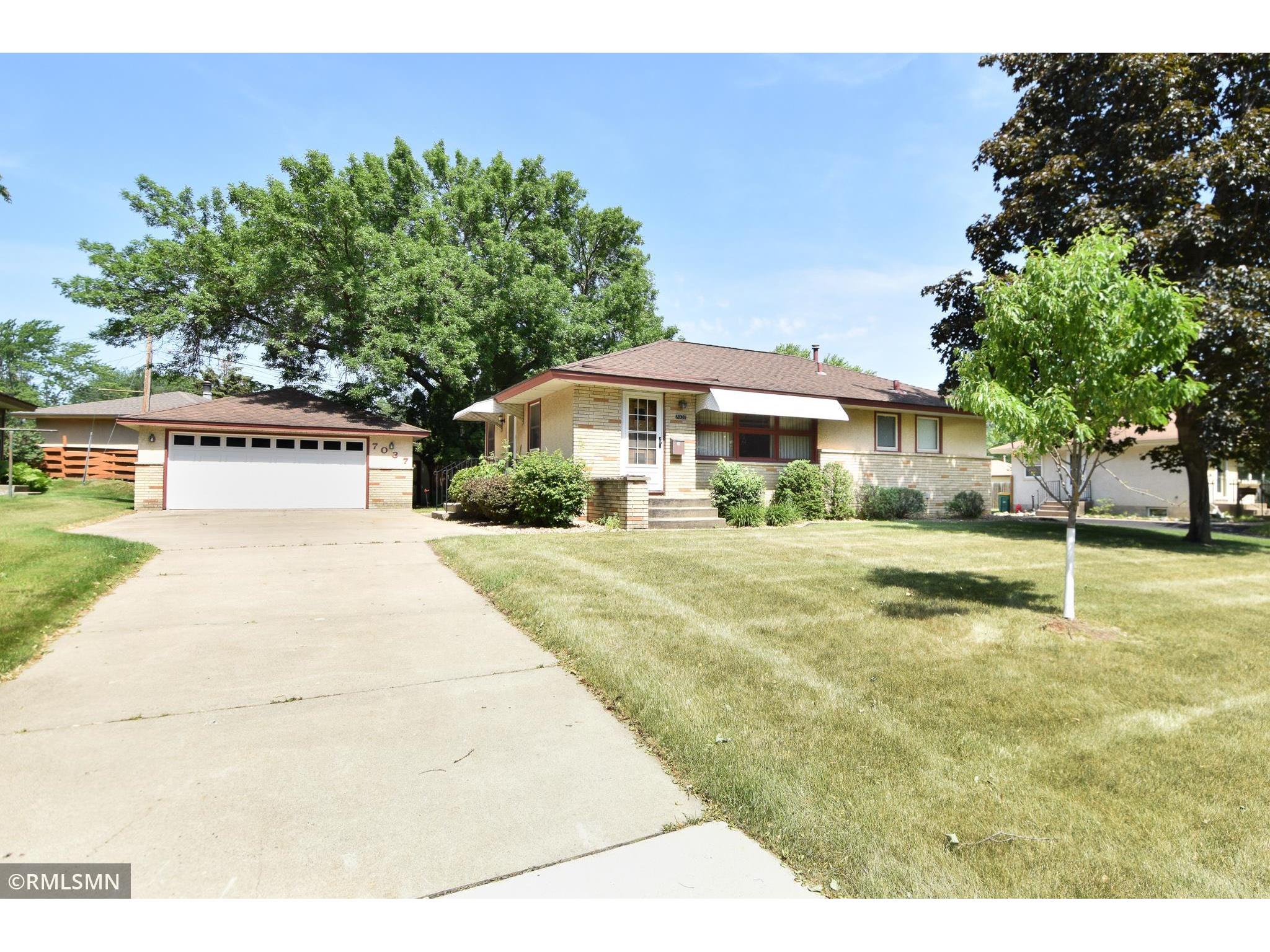 7037 W Palmer Lake Drive, Brooklyn Center, MN 55429 MLS 5765005
