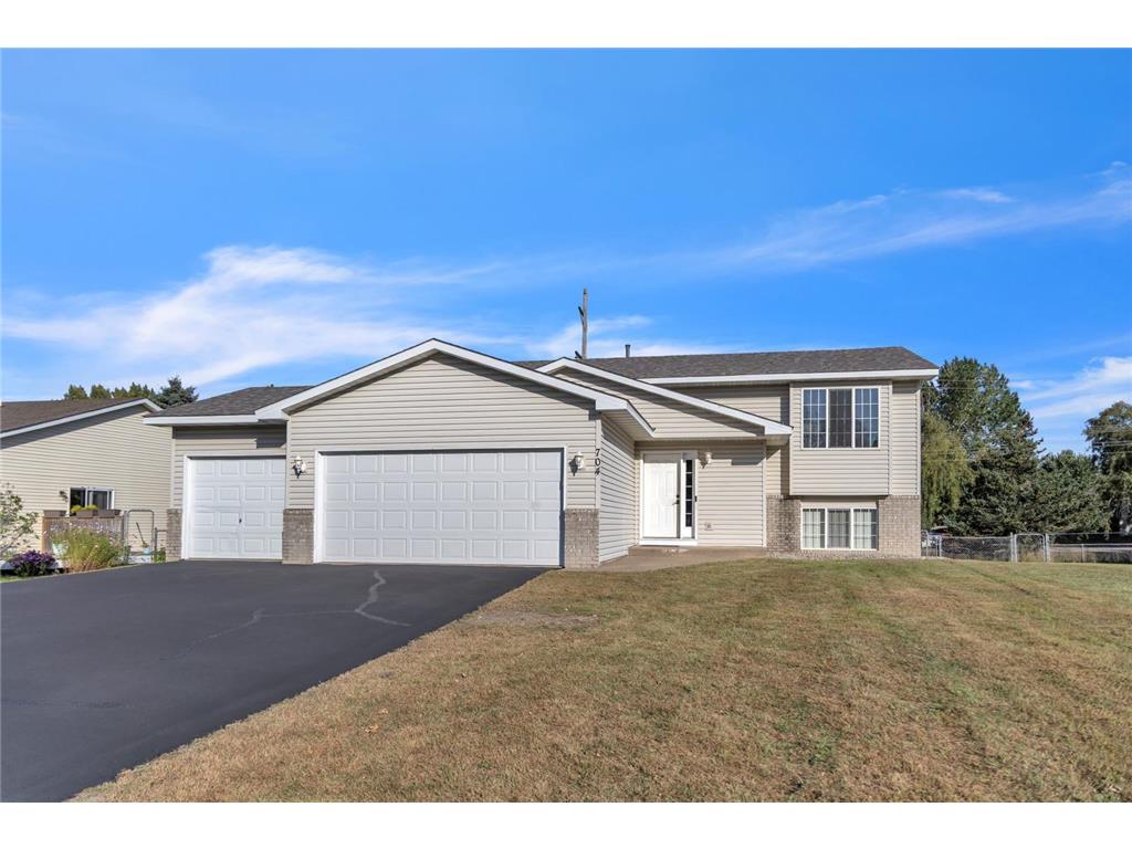 704 11th Avenue SW Isanti MN 55040 6800162 image1